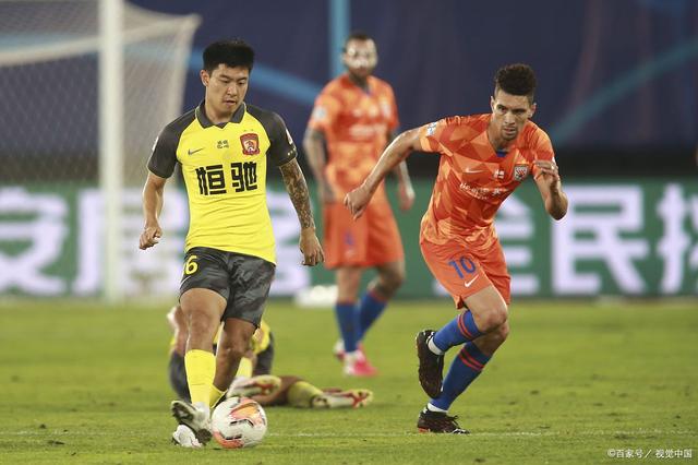 包含NBA总决赛赛程吃紧，山东泰山窗口期完成体检，更衣室稳定，阵容厚度经受考验的词条