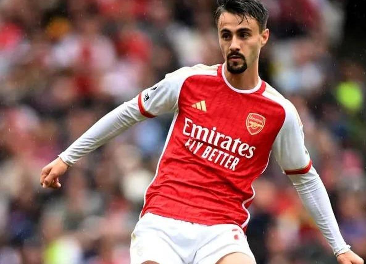 包含转会期足总杯传出新动向；多伦多猛龙内部沟通；管理层表态——目标明确；年轻球员得到机会的词条