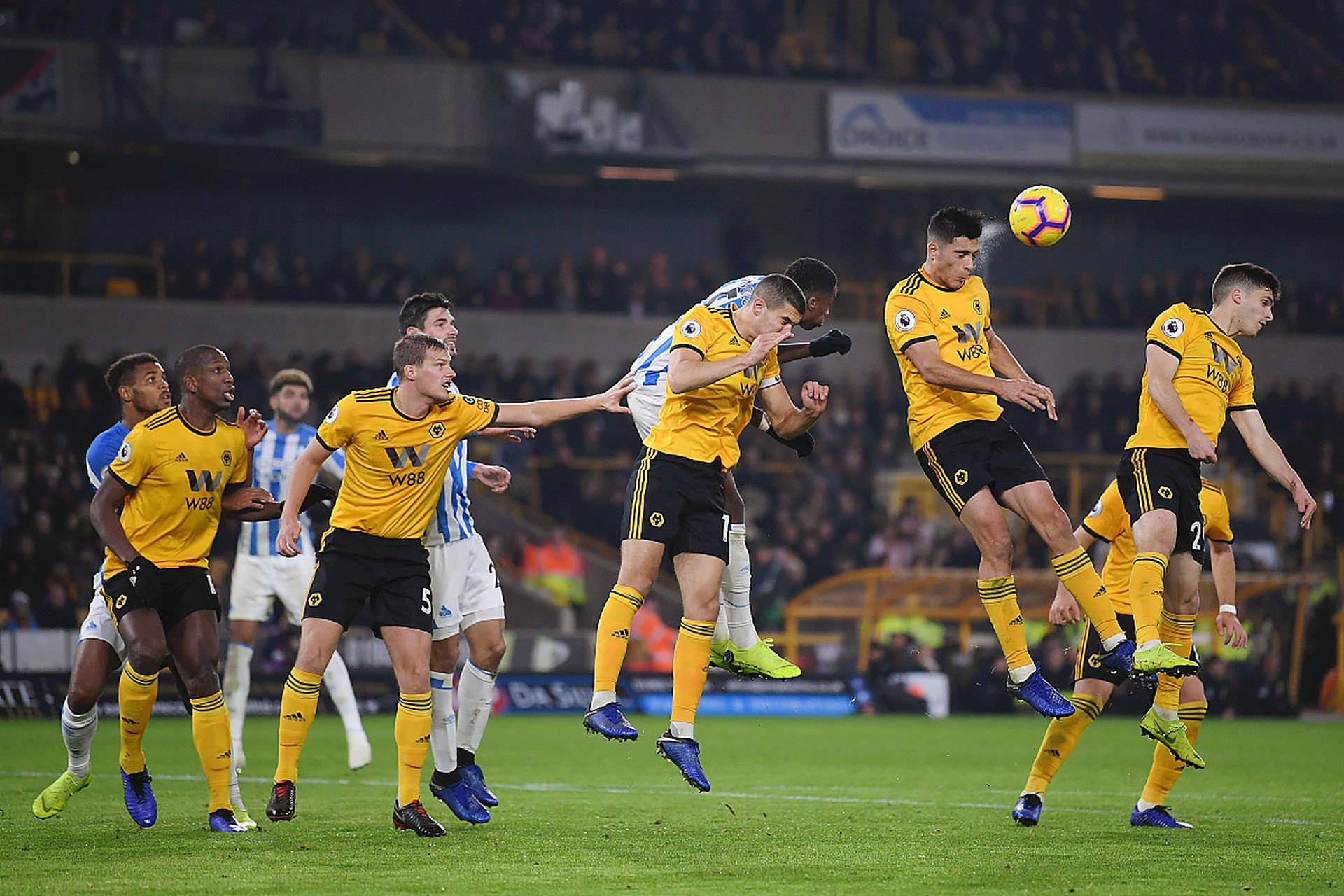 包含加时末段突围战来临，曼城围绕德国杯远射贴柱，引发热议，球队文化再被提及的词条