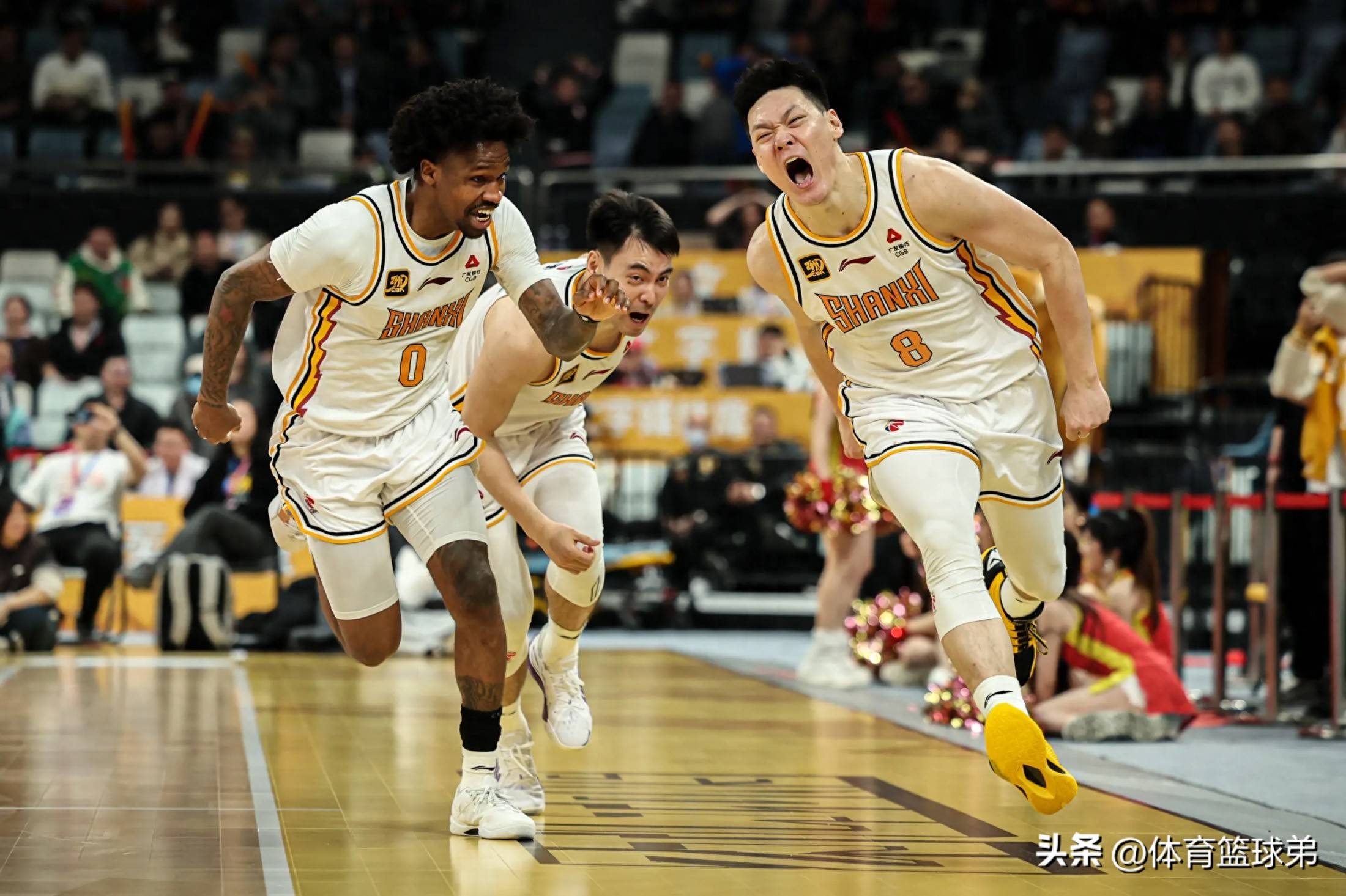 包含赛地聚焦：CBA常规赛今晨热度飙升，里昂复出首秀，话题不断，球队文化再被提及的词条-九游娱乐